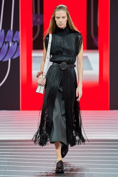 Look 48